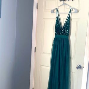 Green long dress, cross cross in back, small never worn
